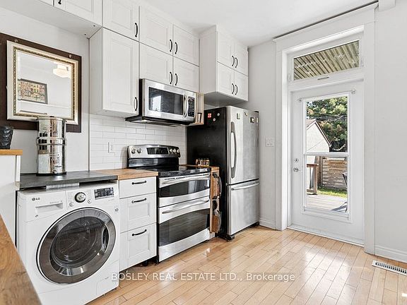 2nd image of 159A Gladstone Ave