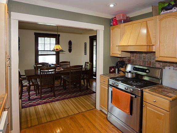 5th image of 243 W Mount Pleasant Ave