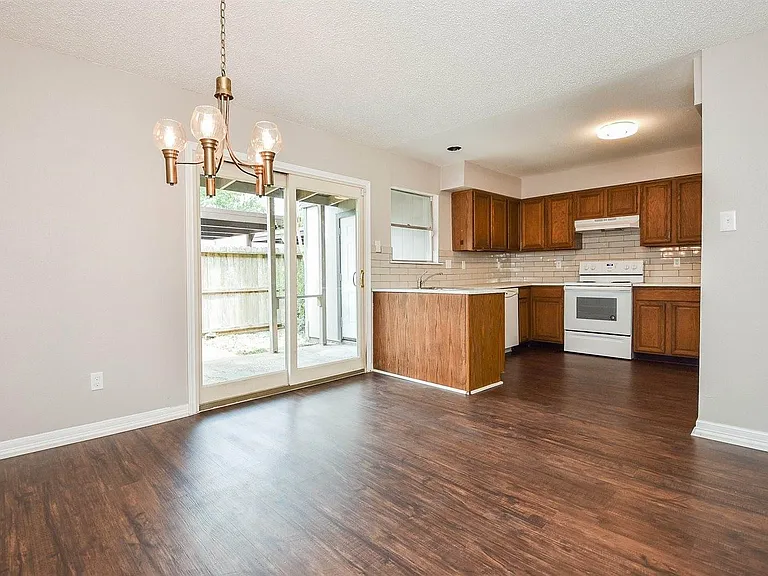 5809 Village Forest Ct — Photo 13