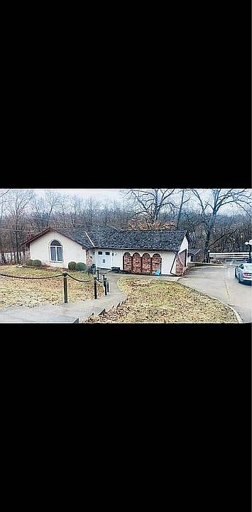 1st image of 33 Woodshire Dr