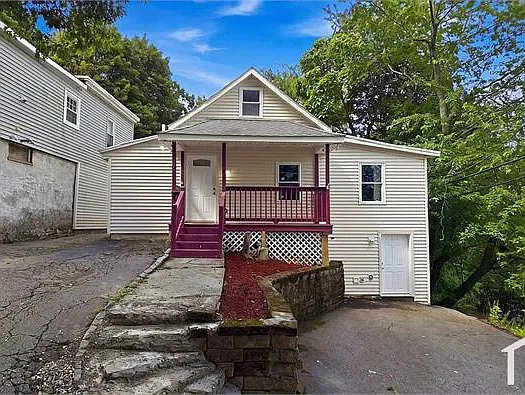 8 Hawkins St