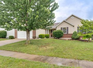 2762 Red Cedar Parc Dr S, O'Fallon, MO 63368