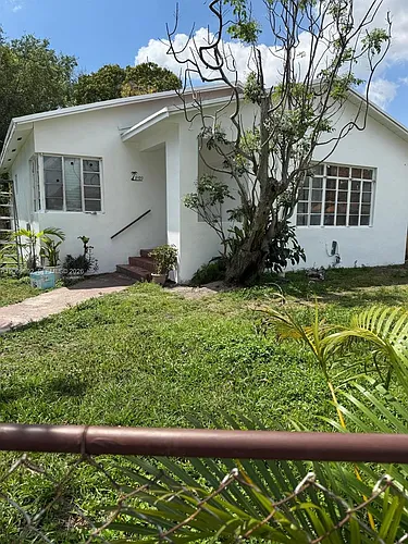 3100 SW 13th St Photo 1