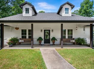113 Pinewood Dr, Huntsville, TX 77340
