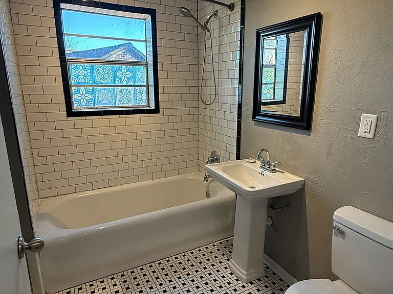 9 N College Ave #6 — Photo 5