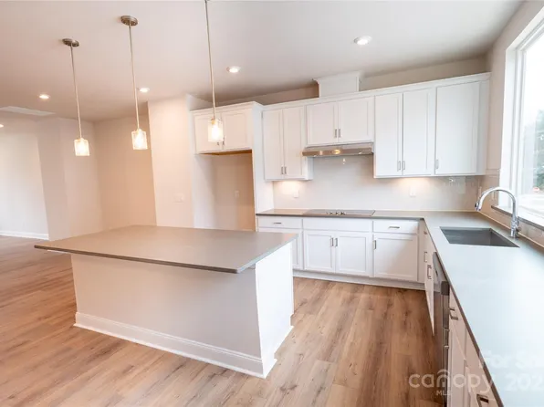 7932 Cedarsmith Ct, Charlotte, NC 28217