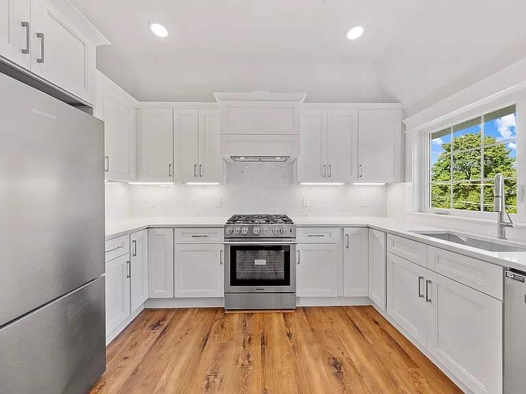 389 Spring Ave #C — Photo 14