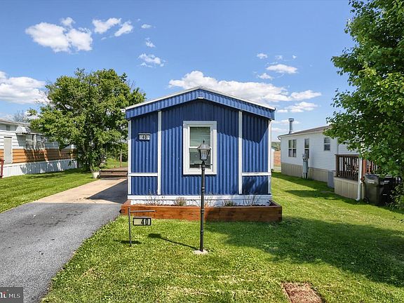 3rd image of 40 Oak Knoll Est