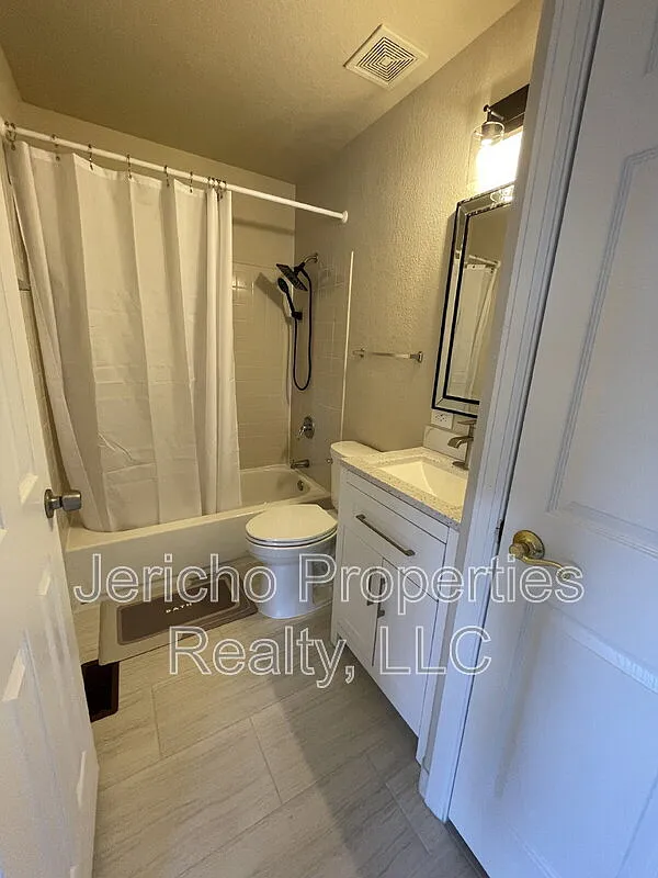 3 bed, 2.5 bath, 1250 sqft, $2,750 — Photo 3