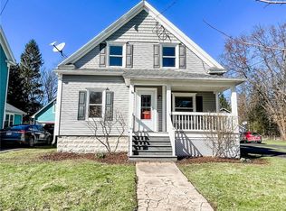 16 Clinton Pl, Fairport, NY
