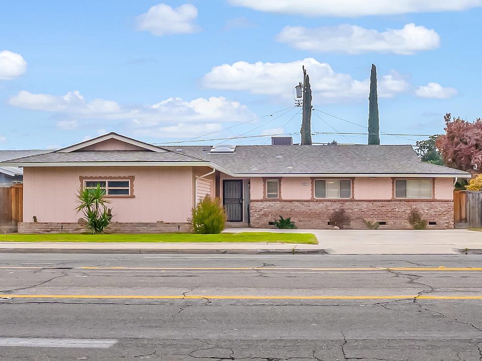 1st image of 3014 E Dakota Ave