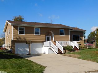 606 S Mulberry St, Creston, IA 50801