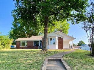 3 Park Dr, Ste Genevieve, MO 63670