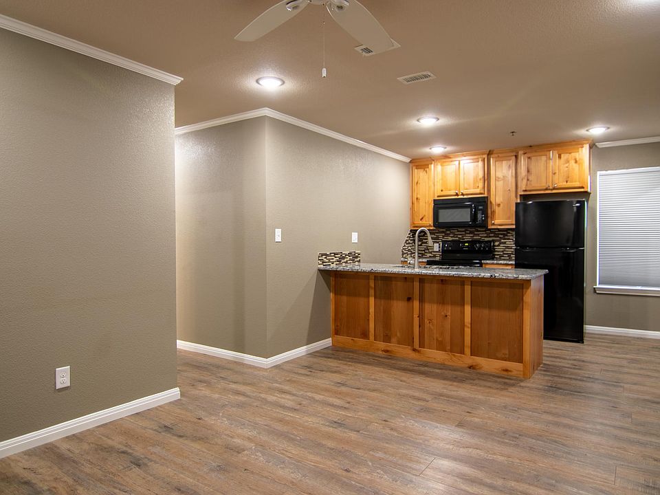 1st image of 651 E McGregor Dr #2