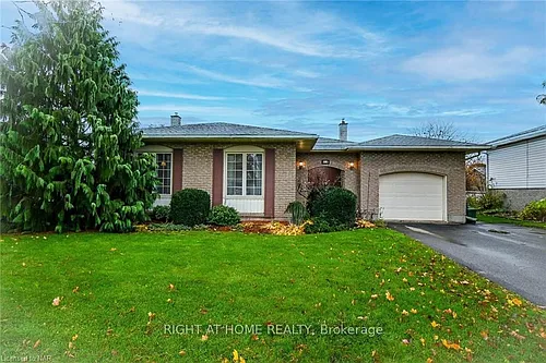 43 Glenayr Pl #LOWER Photo 1