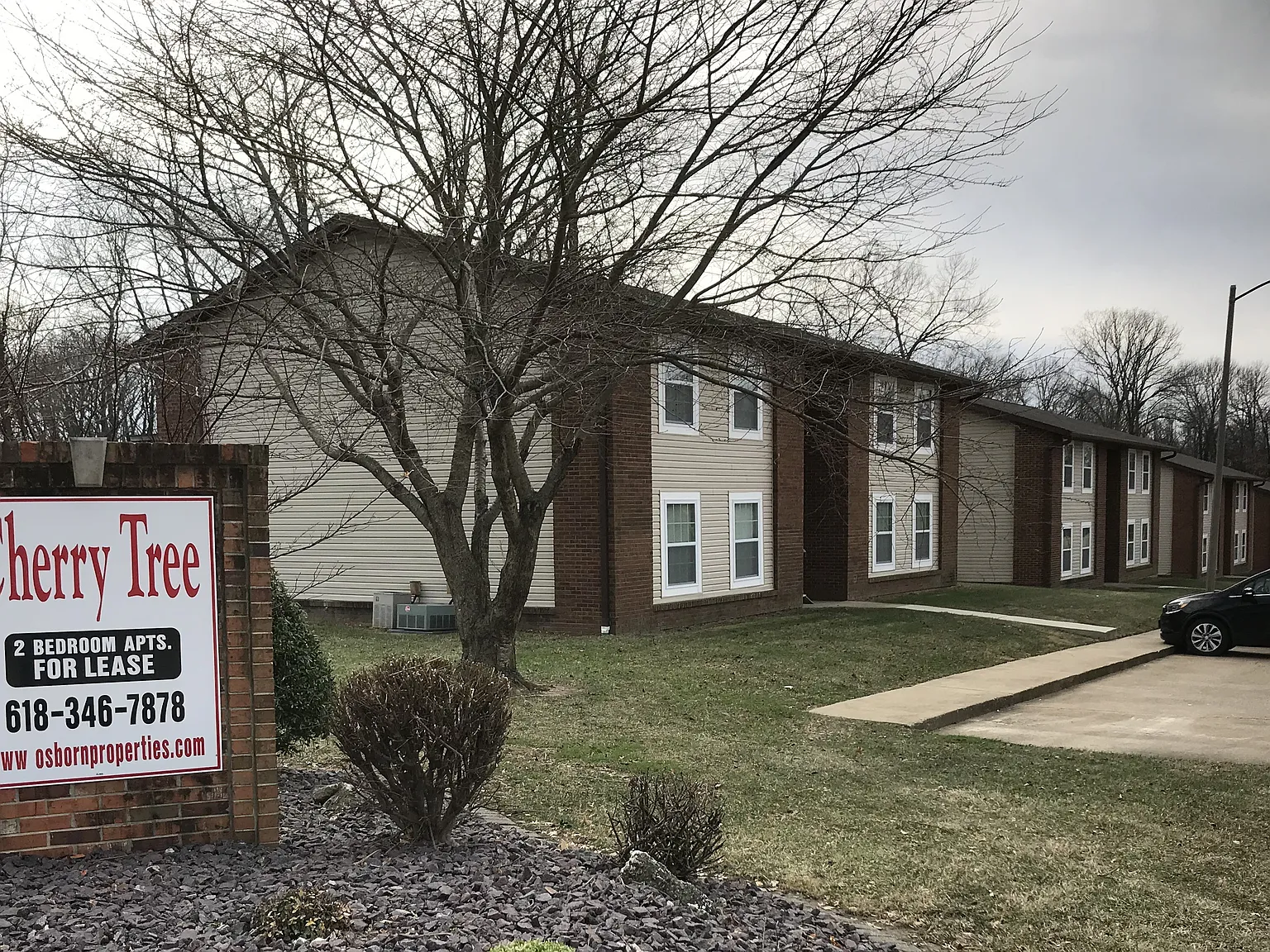 2 bed, 700 sqft, $995 — Photo 1
