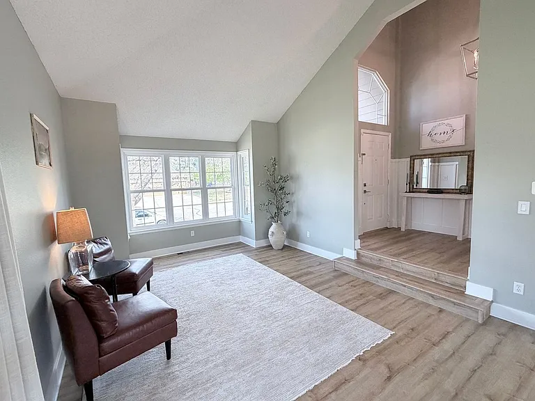 5381 S Dunkirk Way — Photo 2