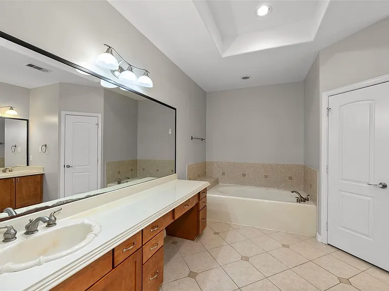 1614 Stuart St — Photo 28
