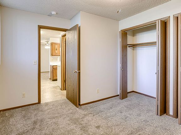 5th image of 4801 Claire Ave #15