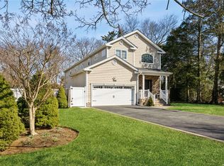 62 Woodbury Way, Syosset, NY 11791