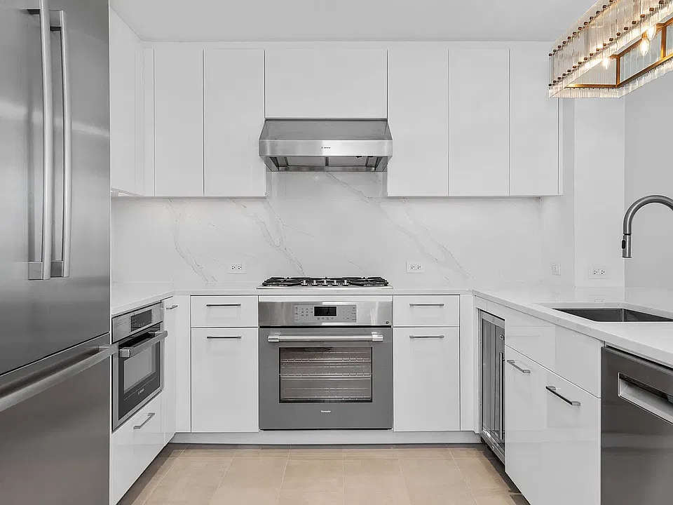 250 E 83rd St #2A