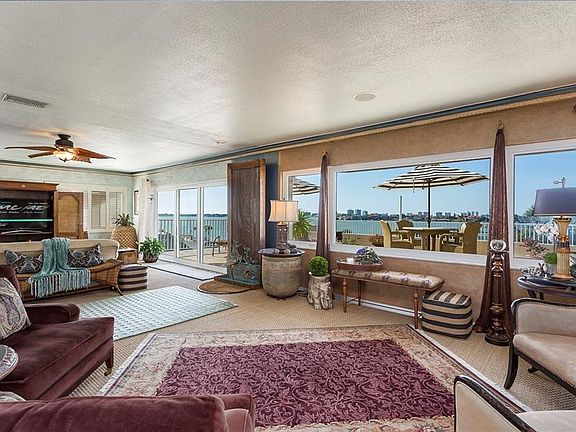 4th image of 100 Bluff View Dr APT 102A