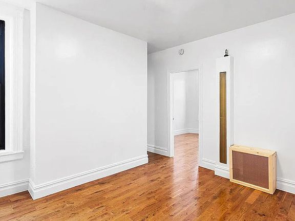 3rd image of 322 W 11th St APT 10
