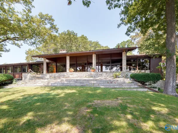 300 Elton Darby Rd, Florence, AL 35630