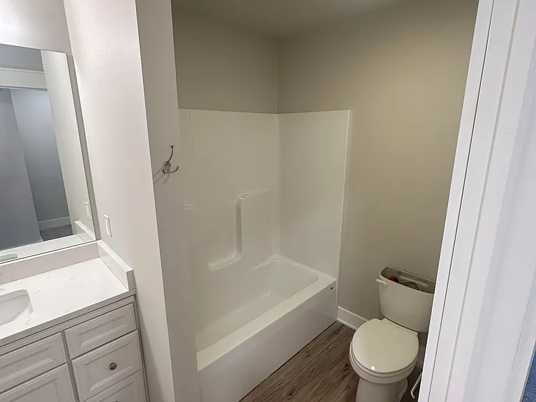 1626 Budd Ave — Photo 11
