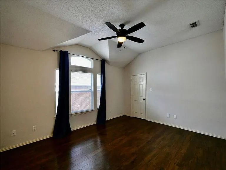 4502 Highlands Dr — Photo 14