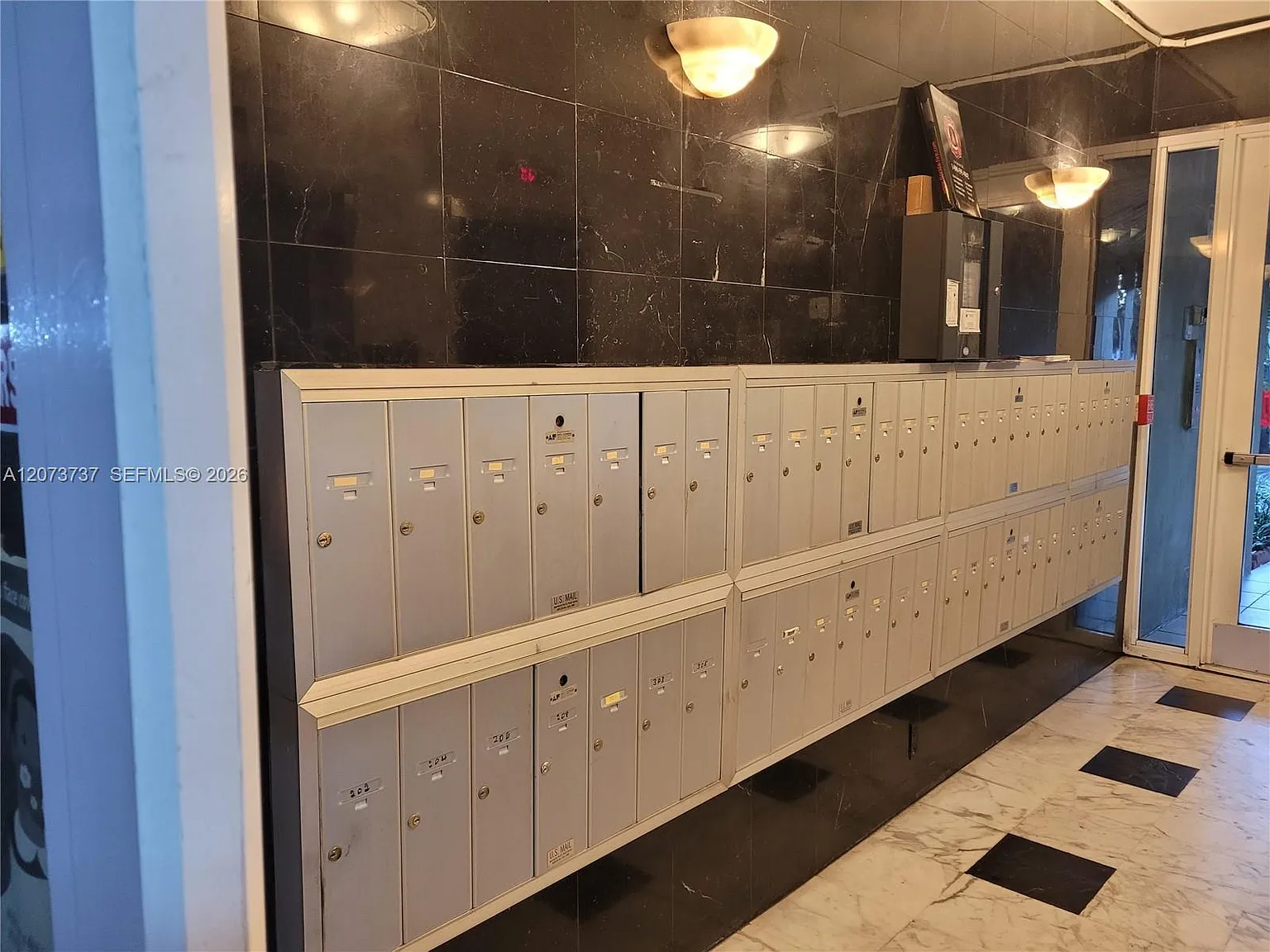 Harding Hall Condominium — Photo 2