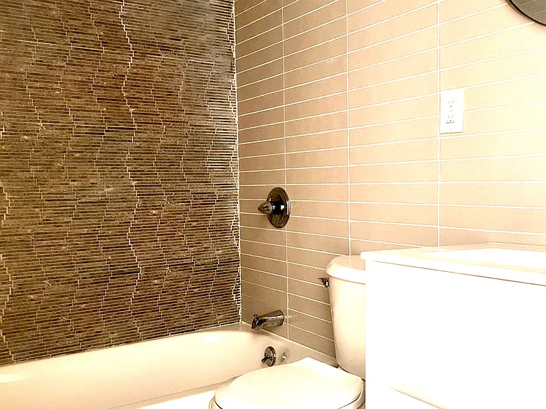 328 Nassau Ave #2 — Photo 9