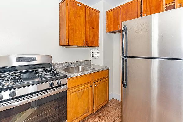 1st image of 283 Clarkson Ave #606