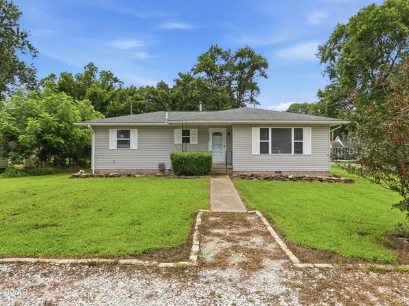 1306 Curtin Ave, Seneca, MO 64865