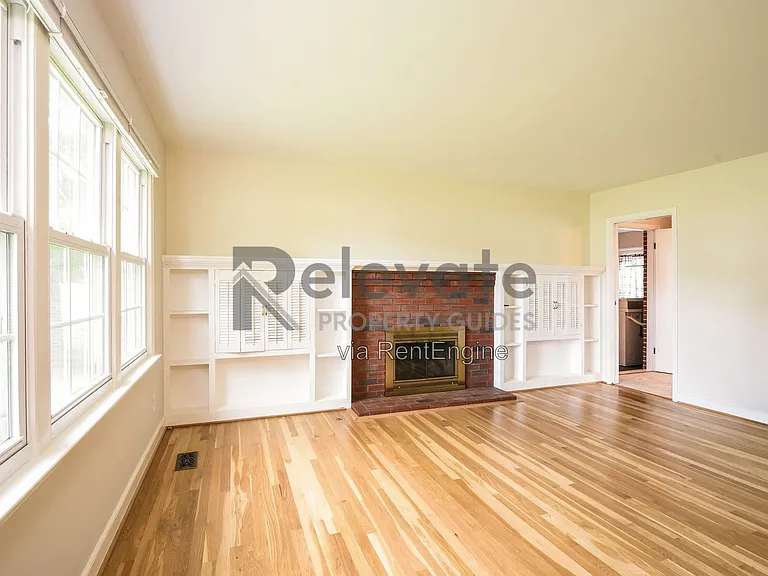 3110 Courtland Rd — Photo 2