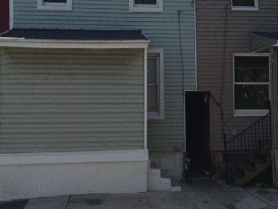 FRONT COVERED PORCH