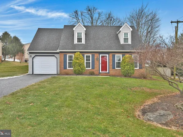 52 Locust Ln, Willow Street, PA 17584