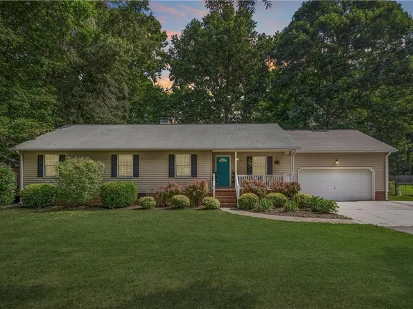 400 Meadowfield Rd, Yorktown, VA 23692