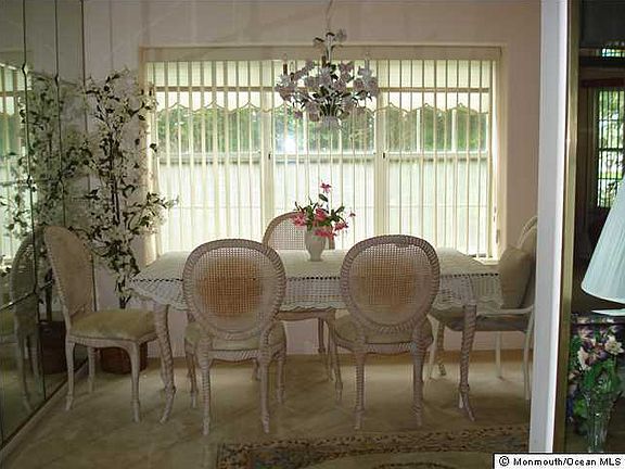 5th image of 892 Stratford Court #D