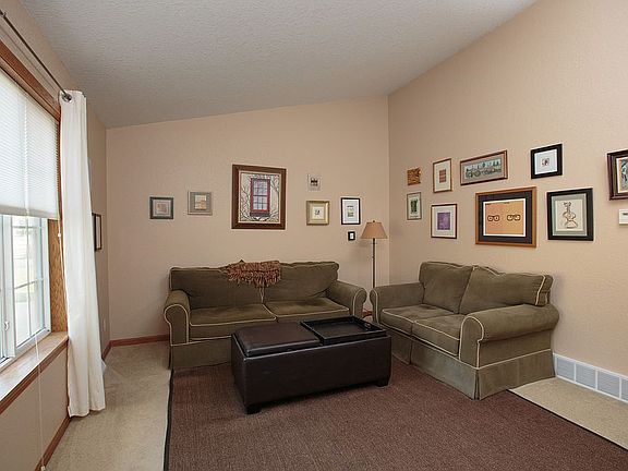 5th image of 464 Mary Lee Dr