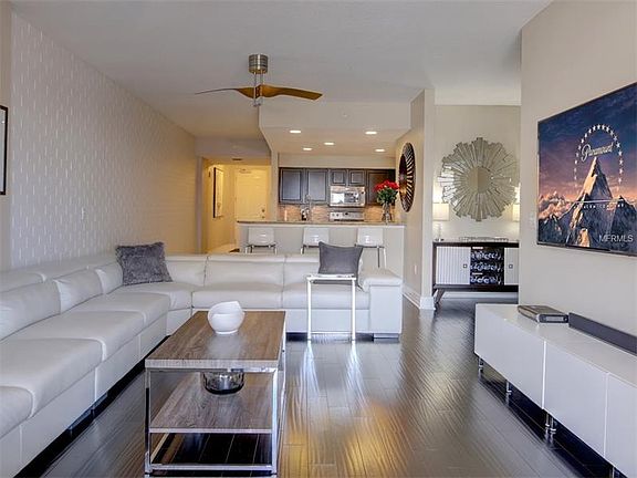 4th image of 1108 N Franklin St Unit 606