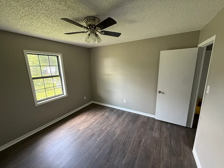 2906 Tyndall Dr — Photo 8