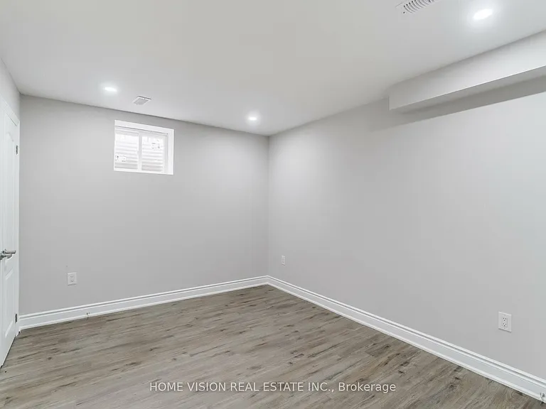 35 Little Britain Cres #BASEMENT — Photo 13