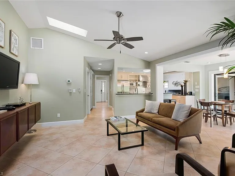 9977 Treasure Cay Ln — Photo 8