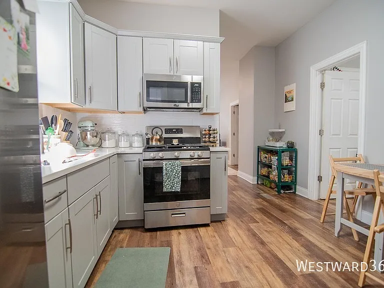 2733 N Wayne Ave #1 — Photo 8