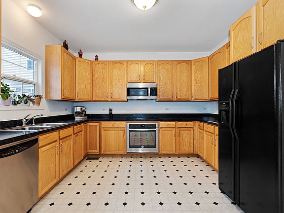 3rd image of 1154 Clover Hill Ln