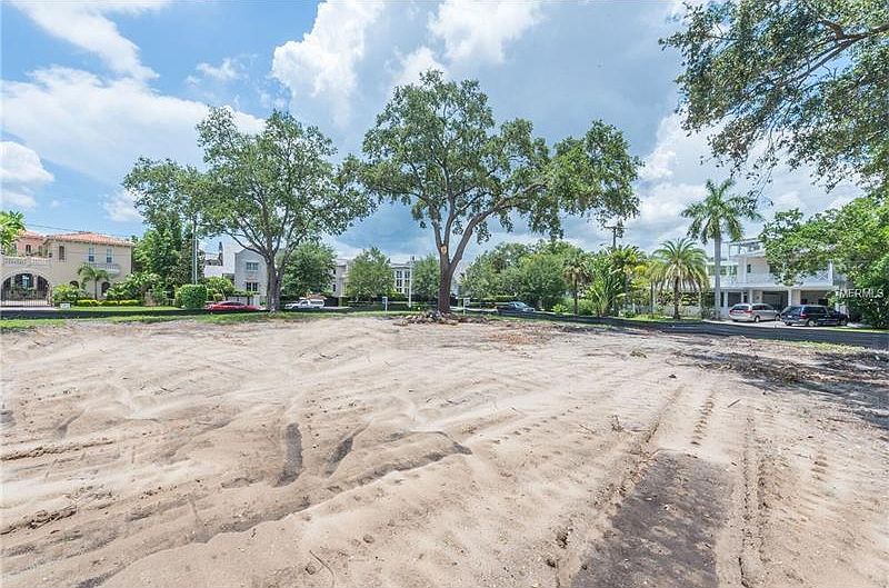 1st image of 63 Bahama Cir
