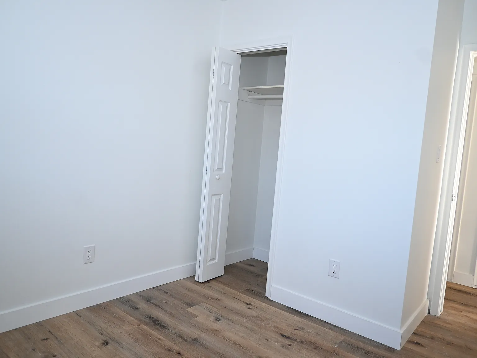 3 bed, 1000 sqft, $2,800 — Photo 3