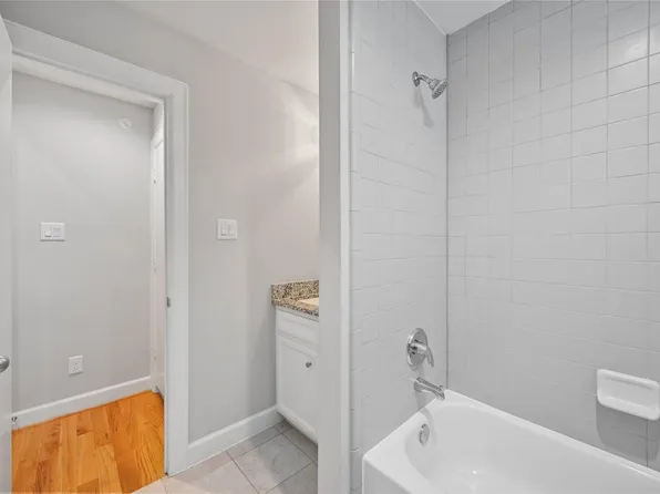 8705 Bryam St #1803, Houston, TX 77061