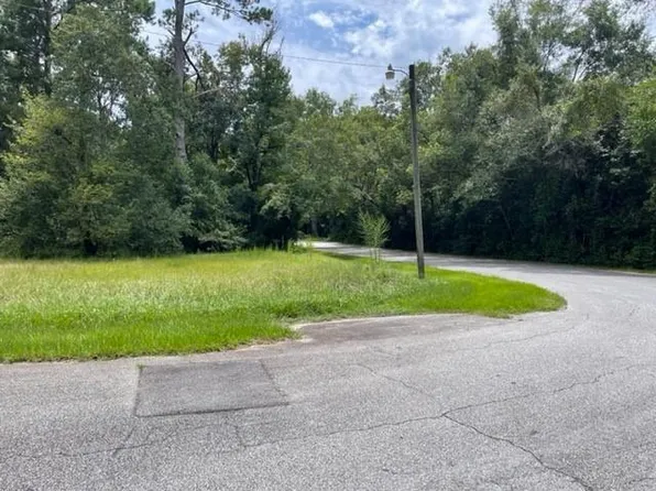 145 Barnes St, Thomasville, GA 31792